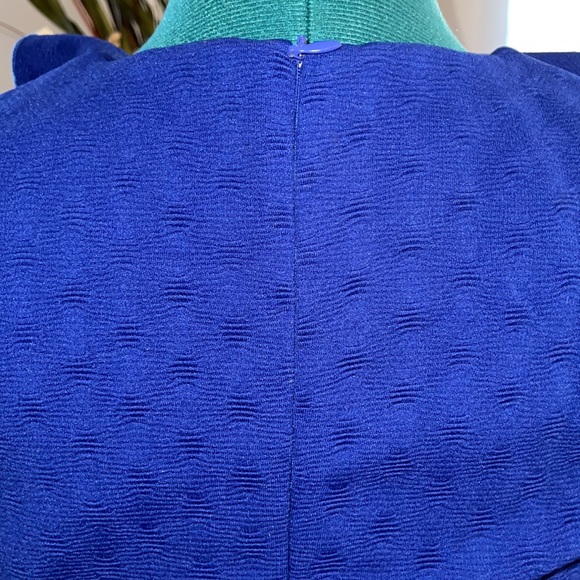 Collection | Textured Print Short Sleeve Shift Dress - Picture 5 of 5